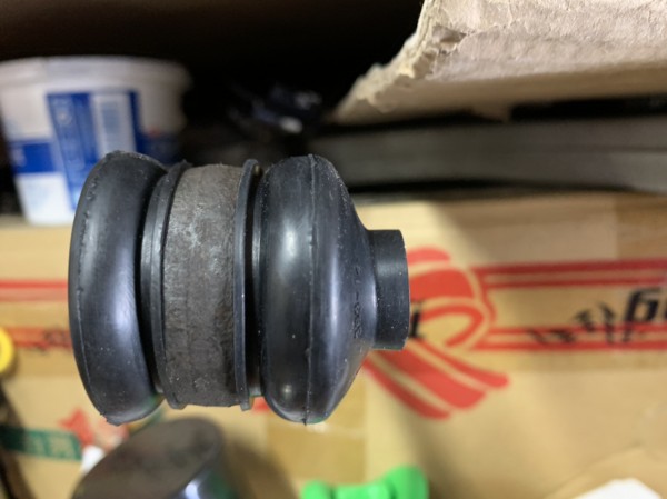 283B3462-5B56-40BF-964C-F306DF161440.jpeg (209.55 Kio) Consulté 3783 fois Voilà les deux positions.