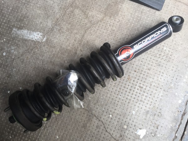 8D8ECEA9-C69D-431E-8371-7F57F7BD4710.jpeg (2.75 Mio) Consulté 2683 fois Amortisseur Scorpio;pour qpIV arriere