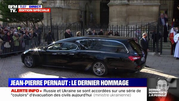 Obseques-de-Jean-Pierre-Pernaut-le-convoi-funeraire-arrive-sous-les-applaudissements-a-la-basilique-Sainte-Clotilde-1366103.jpg