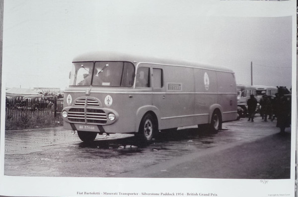 10_ maserati-f1-1954-racing-car-transporter-fiat-682RN-silverstone.jpg