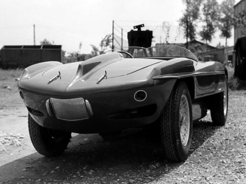 Maserati-A6GCS-Spyder-Vignale-3.jpg