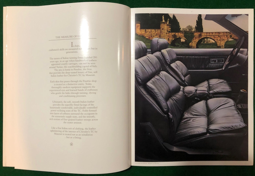 sx167_chrysler_tc_by_maserati_brochure-d_2048x2048.jpg