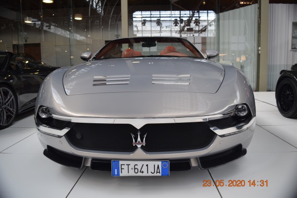 DSC_2485.JPG (5.34 Mio) Consulté 3795 fois Grancabrio Touring Superleggera Sciadipersia